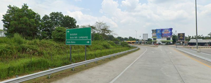 Simpang pintu tol Itera Kota Baru - Bandar Lampung